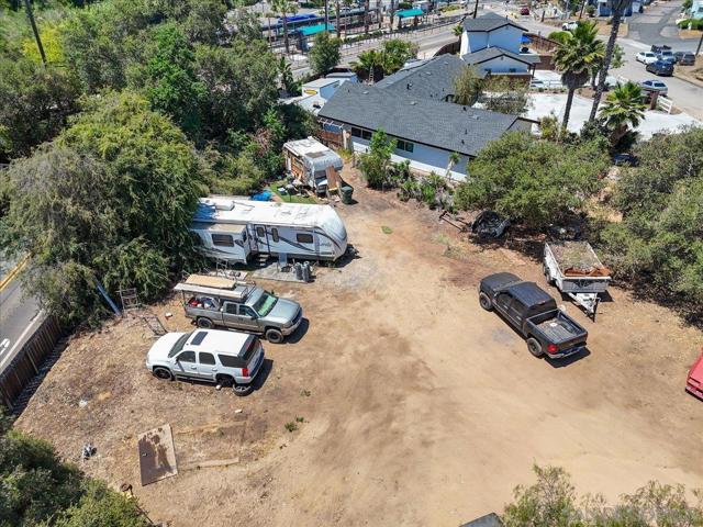 1960 Buena Creek Rd, Vista CA: https://media.crmls.org/mediaz/c254f814-b507-469b-a54c-74a3561e4659.jpg