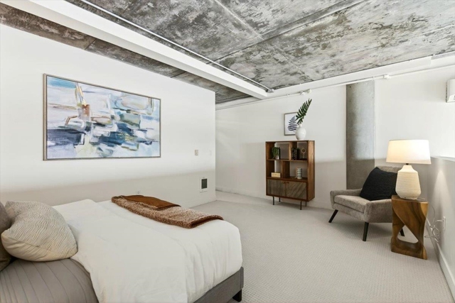 311 Oak St, Oakland CA: https://media.crmls.org/mediaz/c255bd3a-0535-4dc6-881e-850862f52861.jpg