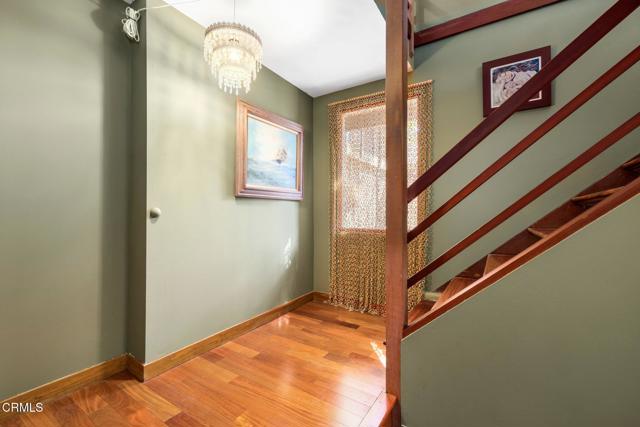 4639 El Camino Corto, La Canada Flintridge CA: https://media.crmls.org/mediaz/c2564fff-b2ca-4313-827f-b30eb12372ad.jpg