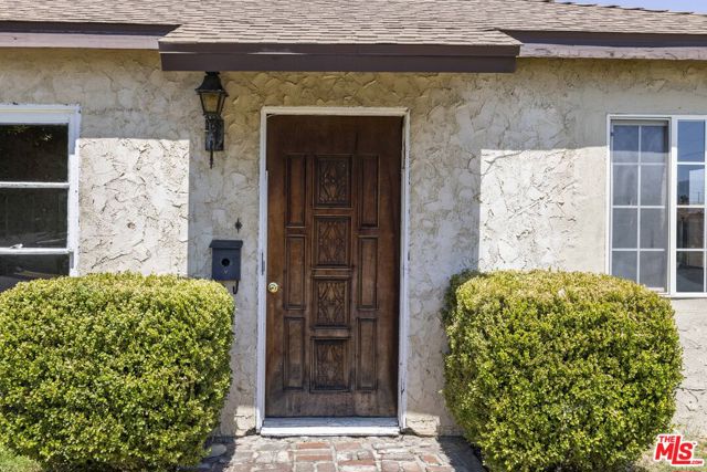 21001 Gault Street, Canoga Park CA: https://media.crmls.org/mediaz/c2565e43-b8d8-4cd6-b173-ce223a19373e.jpg