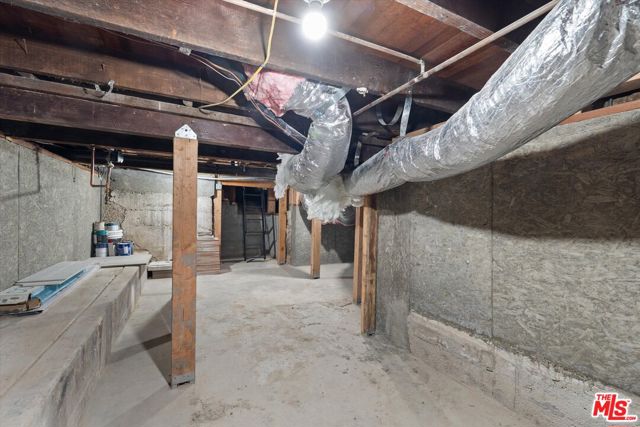584 W 10th Street, San Pedro CA: https://media.crmls.org/mediaz/c256a2e1-3fdd-4b36-a9c2-01239be16d1c.jpg