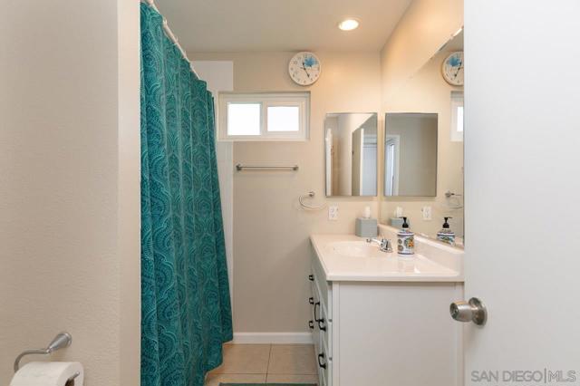 3660 Vista Campana N, Oceanside CA: https://media.crmls.org/mediaz/c256ad9b-ffa8-40d0-b3b4-711ad0cf9f47.jpg