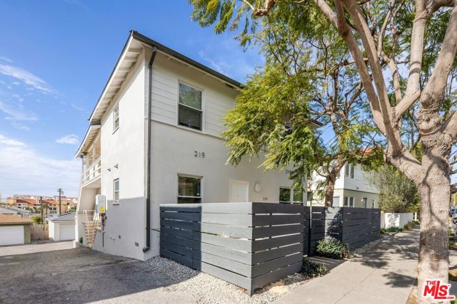 221 3rd Avenue photo 12