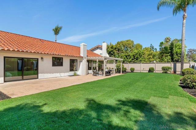 1127 Santa Rufina Court, Solana Beach CA: https://media.crmls.org/mediaz/c2574b83-d293-4fb3-b711-7a28e88974fe.jpg