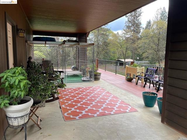 Image 35 of 48 For 16160 Willow Glen Rd