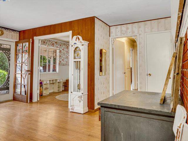 Image 7 of 40 For 4961 Wheeler Dr