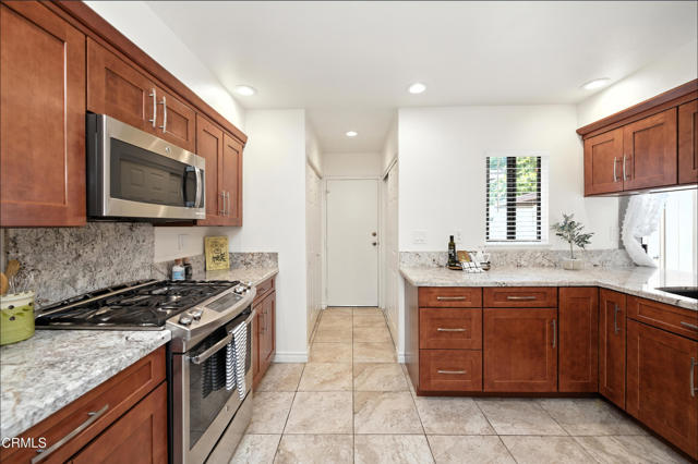 Detail Gallery Image 4 of 48 For 28763 Conejo View Dr, Agoura Hills,  CA 91301 - 3 Beds | 1/1 Baths