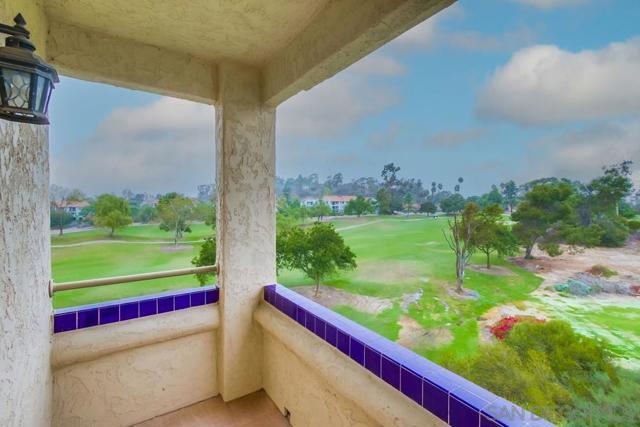 12122 Royal Birkdale Row, San Diego CA: https://media.crmls.org/mediaz/c25953fa-7002-4426-82f6-32aa0a6862c7.jpg