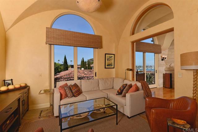 Detail Gallery Image 9 of 25 For 741 Rosecrans, San Diego,  CA 92106 - 3 Beds | 3/1 Baths