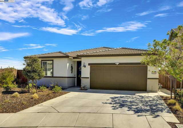 4014 Kenwood Cir, Oakley CA: https://media.crmls.org/mediaz/c25a35a5-67e2-4dca-8983-0326426c2b4b.jpg