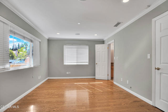 4539 Mammoth Avenue, Sherman Oaks CA: https://media.crmls.org/mediaz/c25a4f23-a989-46af-8d62-edd7a68ede03.jpg