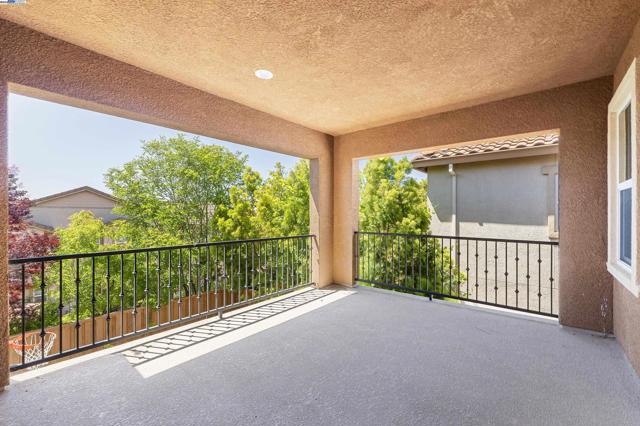 7818 Kennard Ln, San Ramon CA: https://media.crmls.org/mediaz/c25b218f-7dbf-4424-877e-12e954aa19a1.jpg