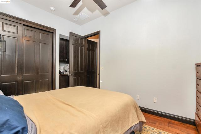 1147 Saint Julien St, Brentwood CA: https://media.crmls.org/mediaz/c25bbddc-acc3-459e-a967-f3aa5cf05bf9.jpg