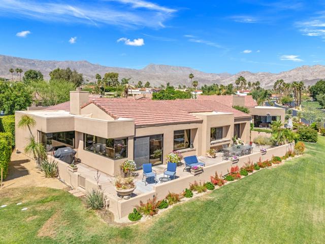 73231 Mariposa Drive, Palm Desert CA: https://media.crmls.org/mediaz/c25c2e18-78be-478b-b2f9-affd82ae4839.jpg