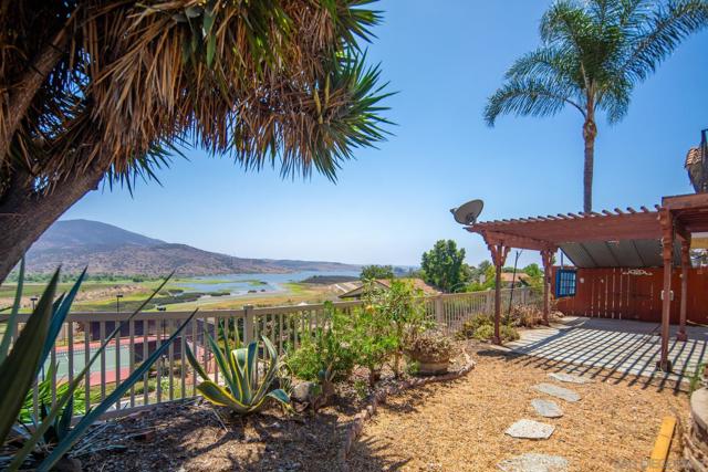 10145 Diamond Head Ct, Spring Valley CA: https://media.crmls.org/mediaz/c25c4c46-e753-4c85-b9c7-f676ddd9d39c.jpg