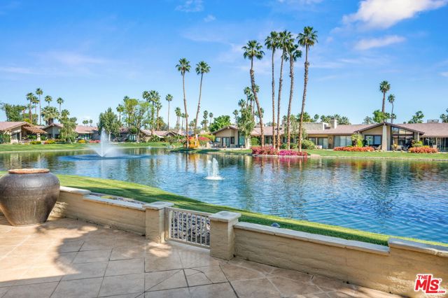 84 Running Springs Drive, Palm Desert CA: https://media.crmls.org/mediaz/c25ce793-8fdf-4af1-ae0a-89a4fea0ef8e.jpg
