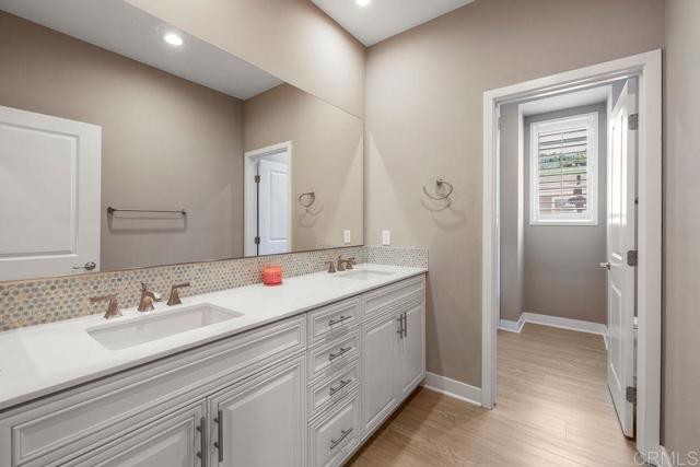 Detail Gallery Image 31 of 39 For 1105 Hibiscus Way, Oceanside,  CA 92054 - 3 Beds | 2/1 Baths