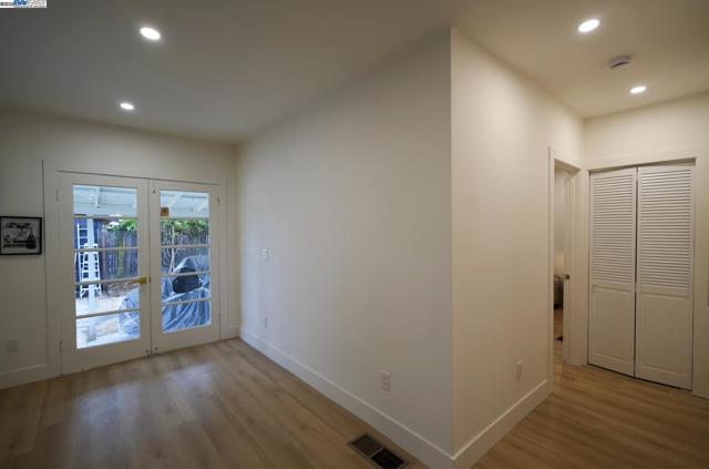 415 W 9Th St, Antioch CA: https://media.crmls.org/mediaz/c25d3693-e09a-4950-98b2-bbdecefb9b6b.jpg