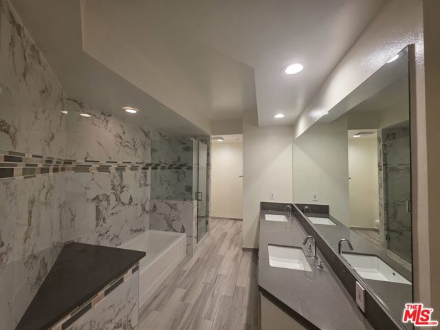 12000 Goshen Avenue, Los Angeles CA: https://media.crmls.org/mediaz/c25de1f1-5aac-426f-8608-c6e700e986de.jpg