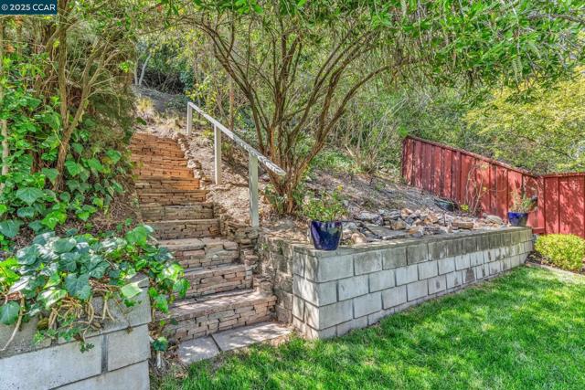 11373 Rampart Dr, Dublin CA: https://media.crmls.org/mediaz/c25e1d78-3292-47cc-8804-4386c41bede9.jpg
