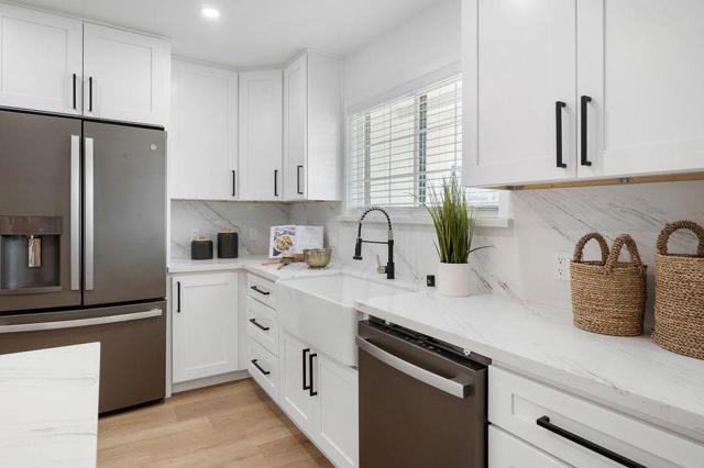 Image 15 of 39 For 954 Alla Avenue