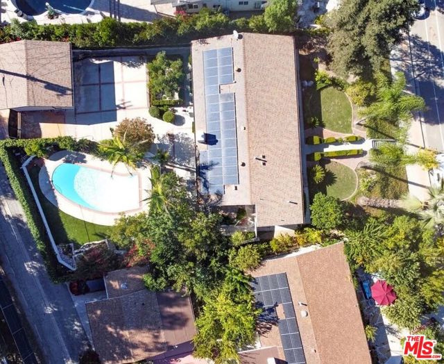24316 Burbank Blvd photo 24