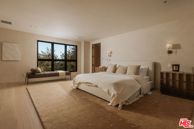 3 Bed Home for Sale in Los Angeles, California