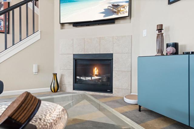 248 Alta St, Brentwood CA: https://media.crmls.org/mediaz/c260dbf0-02cf-47c2-be86-04946af03b3f.jpg