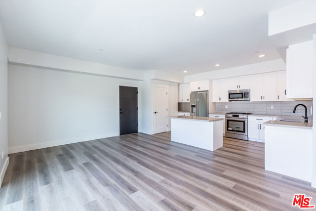 857 N Hayworth Avenue, Los Angeles CA: https://media.crmls.org/mediaz/c260eef6-2dea-4303-bbbf-f069639ff2ac.jpg