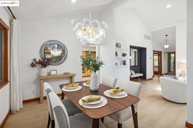 128 Alamo Sq, Alamo CA: https://media.crmls.org/mediaz/c2616107-b079-4ff4-a703-0ddd2f94dd87.jpg