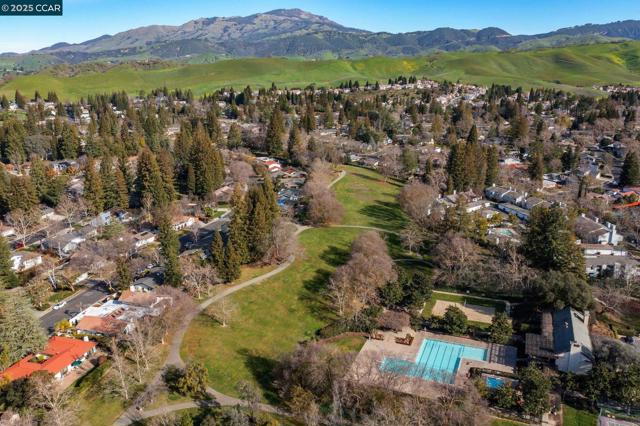 732 Graham Ct, Danville CA: https://media.crmls.org/mediaz/c2617dcf-dbd0-4be3-af38-c5b4daf68ba8.jpg