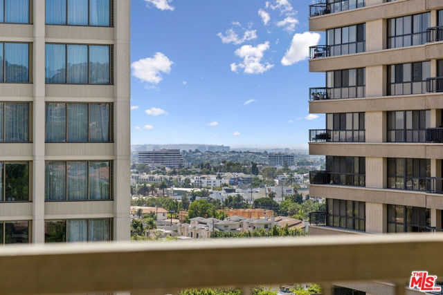 10747 Wilshire Boulevard, Los Angeles CA: https://media.crmls.org/mediaz/c2623493-2f93-4216-8a14-7f423f9adac4.jpg