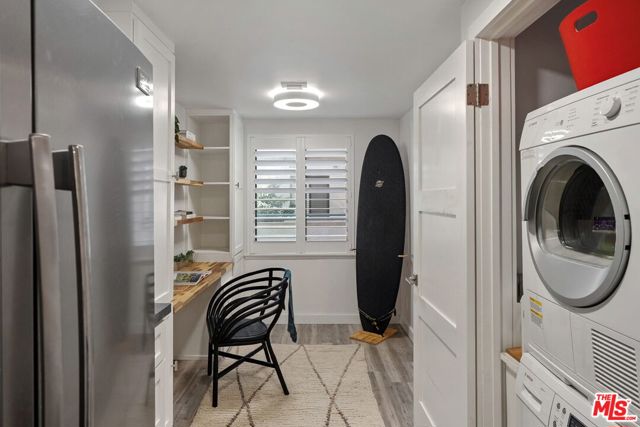 140 Ocean Park Boulevard, Santa Monica CA: https://media.crmls.org/mediaz/c2624150-607f-4ad8-8f7f-b68b9f66a489.jpg