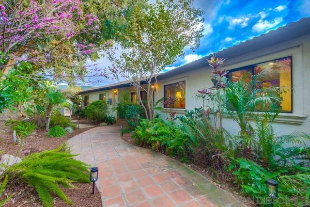 1935 Vista De La Montana, El Cajon CA: https://media.crmls.org/mediaz/c26247c7-e1b2-486f-bd1f-7a2f554aa951.jpg