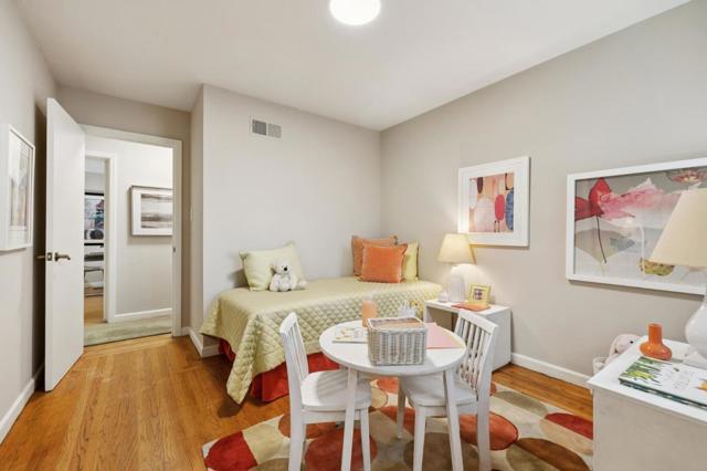 10605 Berkshire Drive, Los Altos Hills CA: https://media.crmls.org/mediaz/c26334b3-d02a-4ca6-828f-d4ed12071495.jpg