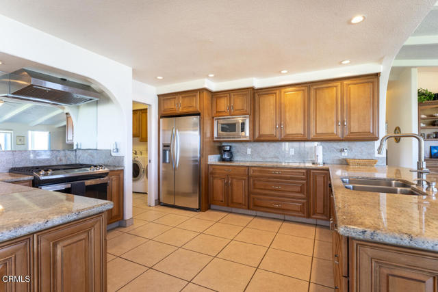 Detail Gallery Image 13 of 38 For 32854 Ocean Meadows Cir, Fort Bragg,  CA 95437 - 3 Beds | 4 Baths