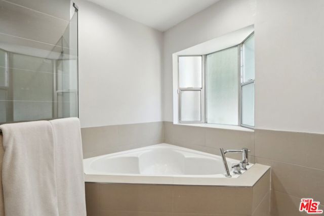 15539 Hamner Drive, Los Angeles CA: https://media.crmls.org/mediaz/c2644303-dec0-4ae0-b89b-208f2a0cb0f4.jpg