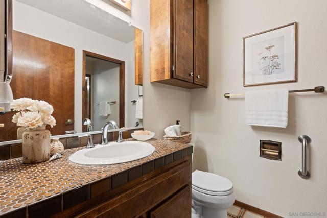 13635 Pine Needles, Del Mar CA: https://media.crmls.org/mediaz/c264c1b4-2adf-407d-b154-db407c33fb8e.jpg
