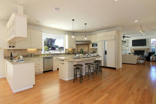 475 Torrano Court, Hollister CA: https://media.crmls.org/mediaz/c2657a44-48d6-45bd-bed8-4a4aeee046d1.jpg