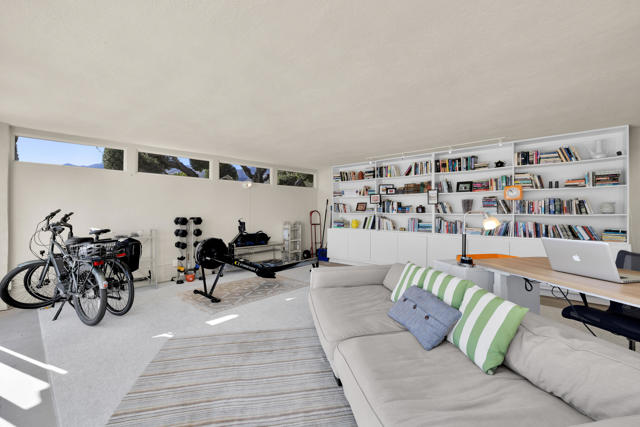 246 E Avenida Granada, Palm Springs, CA 92264