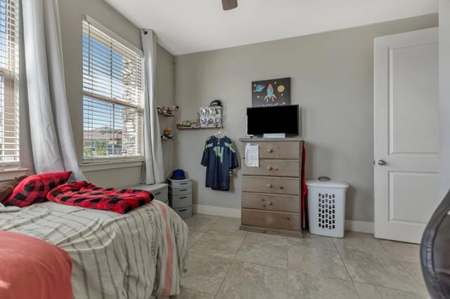 1667 Santana Ranch Drive, Hollister CA: https://media.crmls.org/mediaz/c2664c8f-b788-46f4-ad84-1bdc799cdb60.jpg