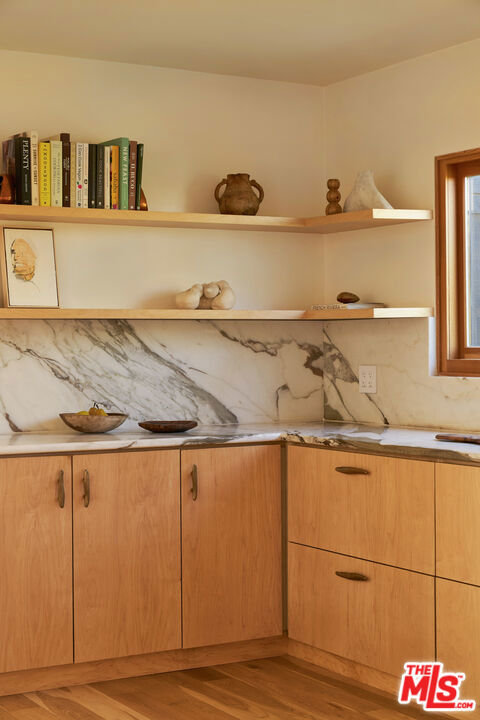 29500 Heathercliff Road, Malibu CA: https://media.crmls.org/mediaz/c266a520-3148-4e0d-b6a7-bcc0c0444d52.jpg