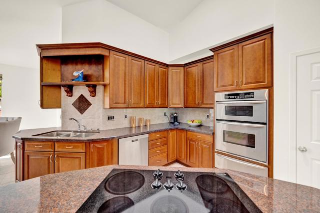 14265 Sandhill Rd, Poway CA: https://media.crmls.org/mediaz/c266da80-1f96-44eb-86f4-7f337c70028b.jpg