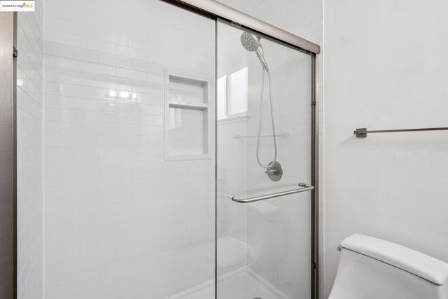 574 66th, Oakland CA: https://media.crmls.org/mediaz/c267da54-c0b9-4715-b8d3-551f054f7269.jpg