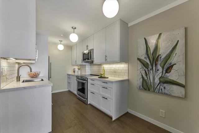 565 Bellevue Avenue, Oakland CA: https://media.crmls.org/mediaz/c26816ef-459f-4a41-bbea-f32e27108f32.jpg