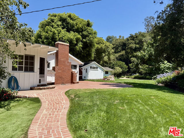 1754 Mandeville Canyon Road, Los Angeles CA: https://media.crmls.org/mediaz/c2683ec7-8171-490c-98bd-5d35320a6953.jpg