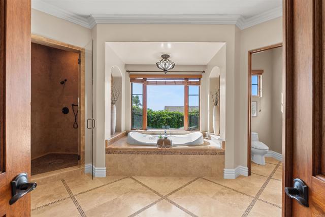 Detail Gallery Image 19 of 67 For 2428 Catalina Ave, Vista,  CA 92084 - 5 Beds | 5/1 Baths