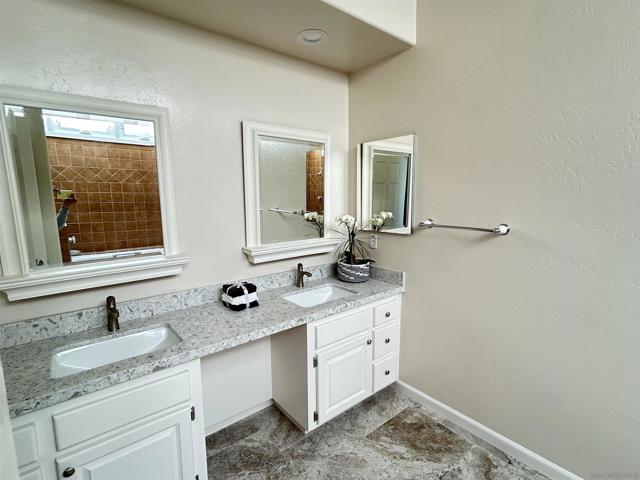 2510 MONTGOMERY AVE, Cardiff by the Sea CA: https://media.crmls.org/mediaz/c2687970-c0d2-4a7c-ba54-96a3060220fd.jpg