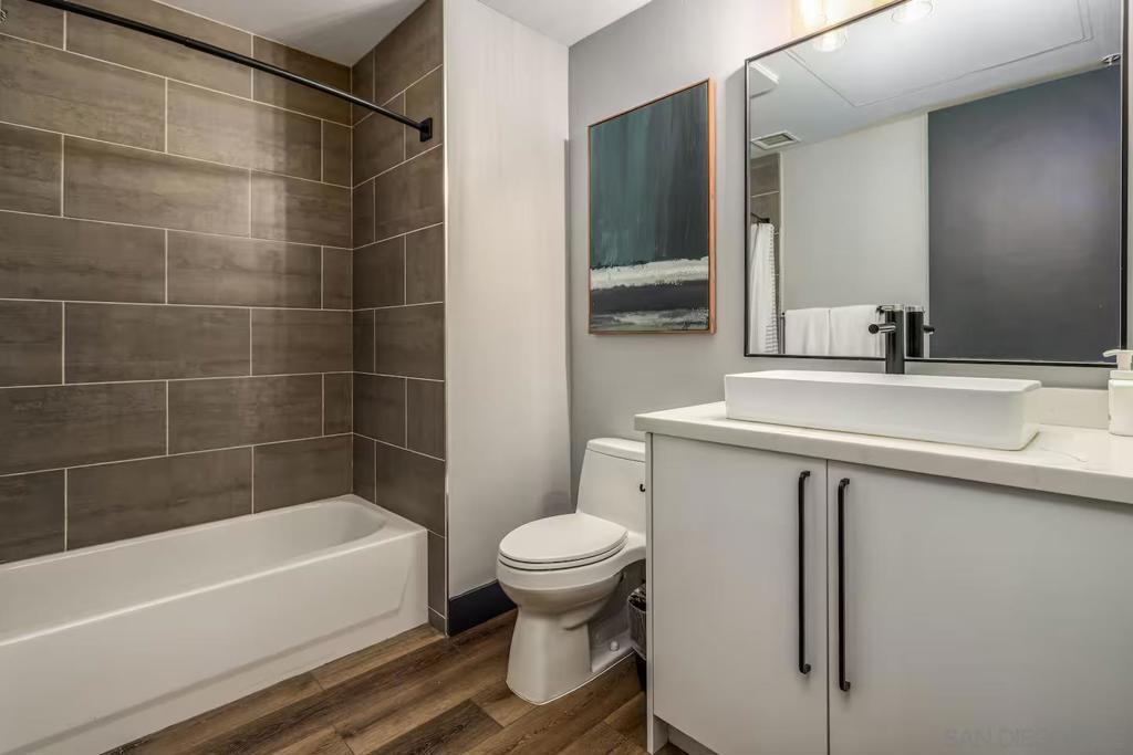 1050 Island Ave - photo 9