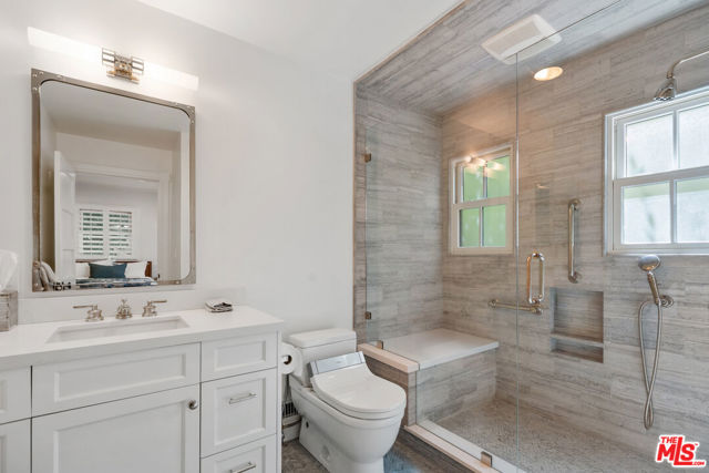 233 S Saltair Avenue, Los Angeles CA: https://media.crmls.org/mediaz/c268b201-4f4e-4a83-9696-6a9586032b35.jpg
